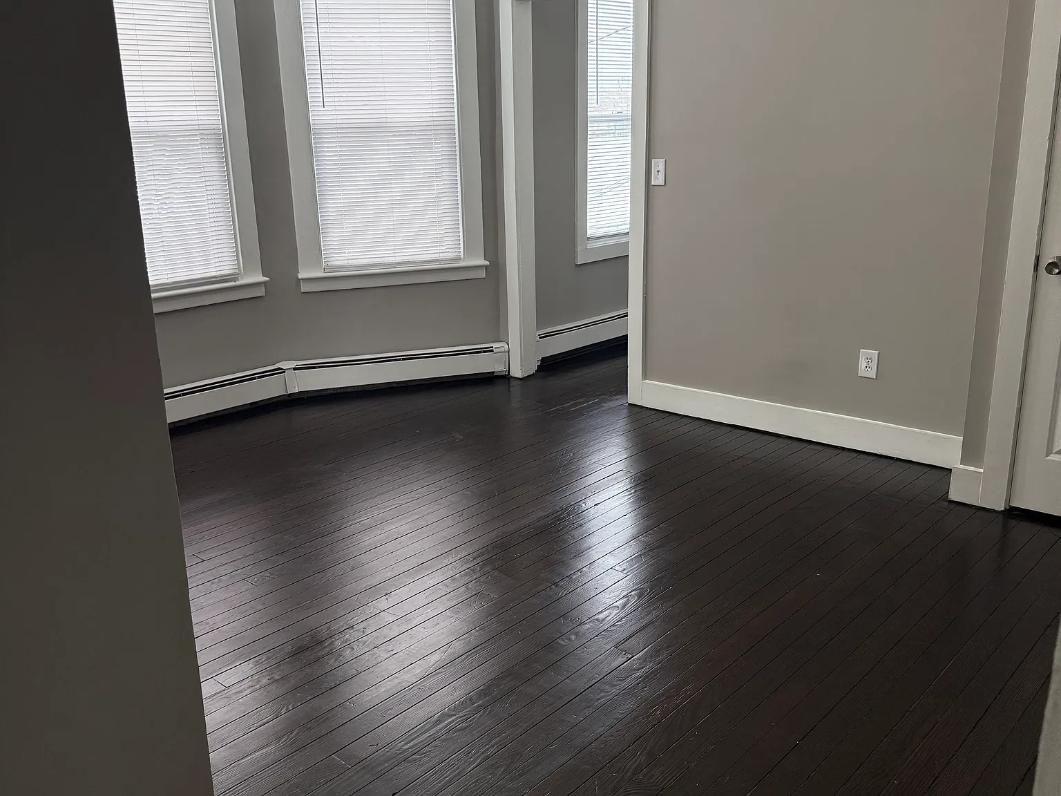 3 bed, 1200 sqft, $2,350 — Photo 3