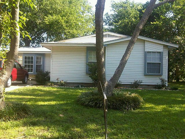 1st image of 2661 Greenhurst Dr