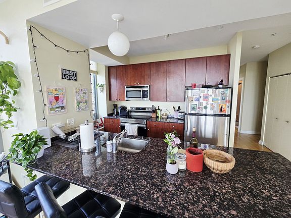 4th image of 565 W Quincy St Unit 1109