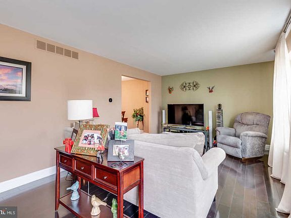 4th image of 526 Tinsman Ave