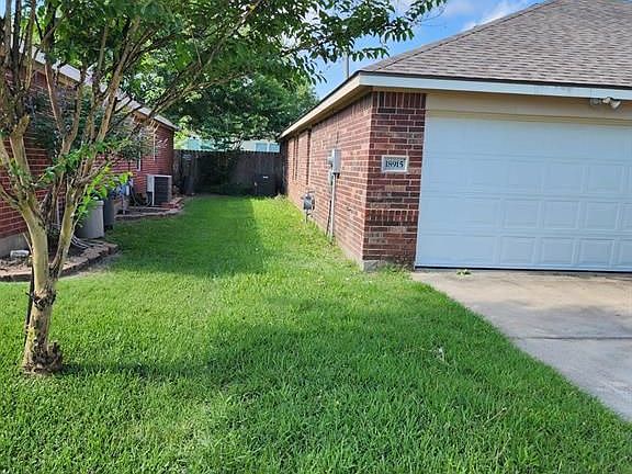 5th image of 18915 Squirrel Oaks Dr