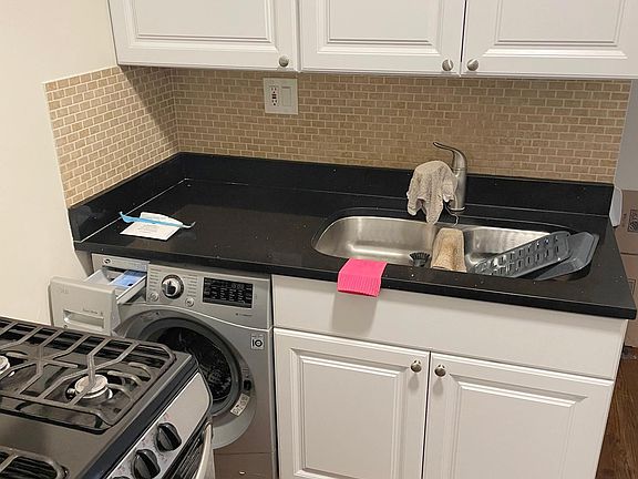 3rd image of 3711 N Hoyne Ave #1F