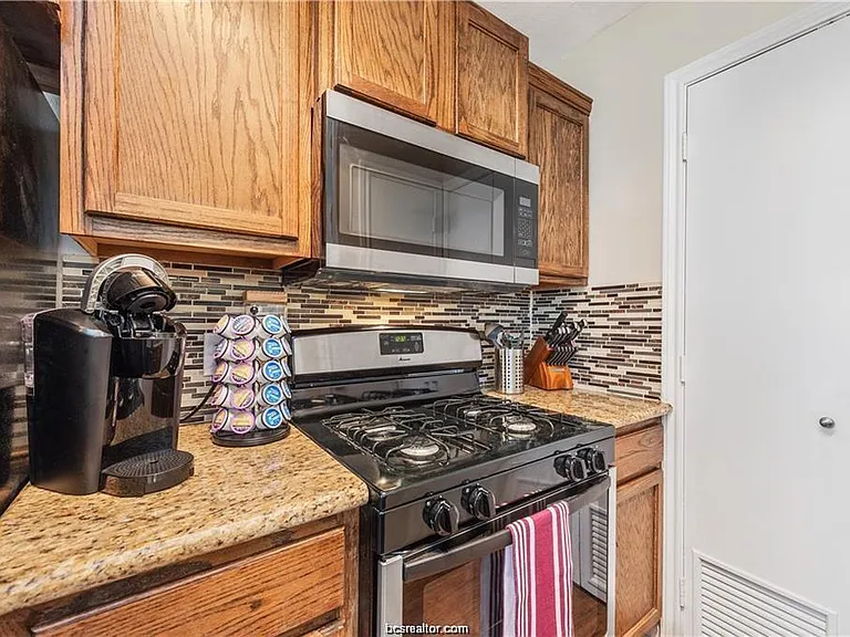 1221 Oney Hervey Dr — Photo 9