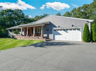 105 Lazywood Ln, Tiverton, RI 02878
