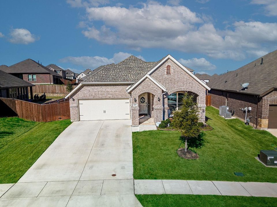 1st image of 1211 Alderwood Dr