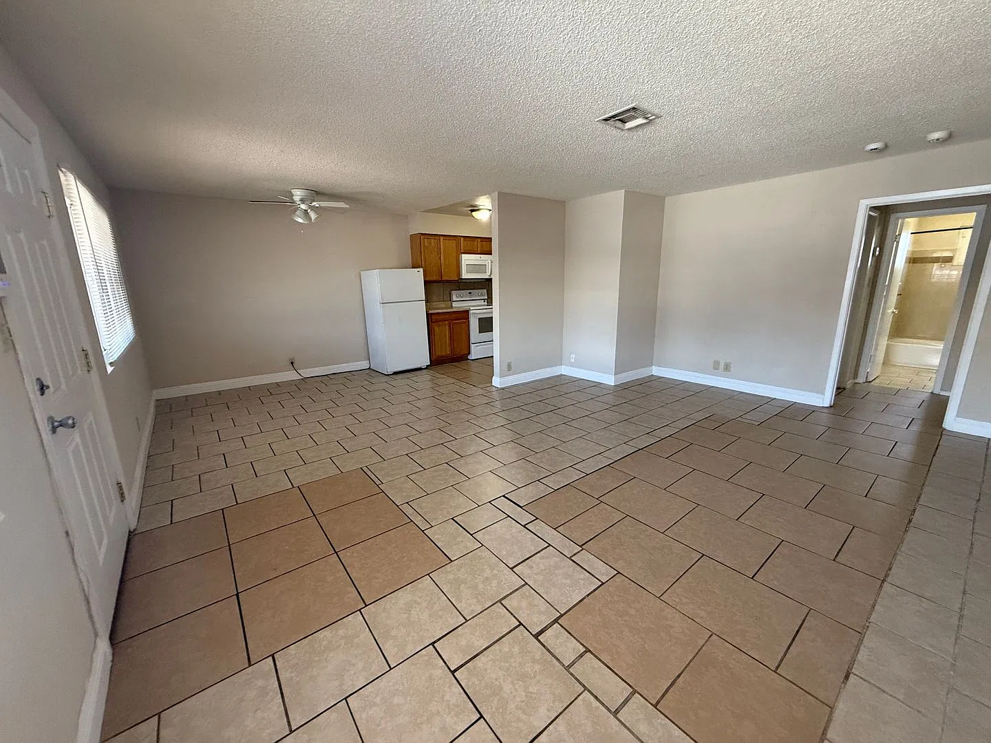 501 S Maryland Pkwy — Photo 4