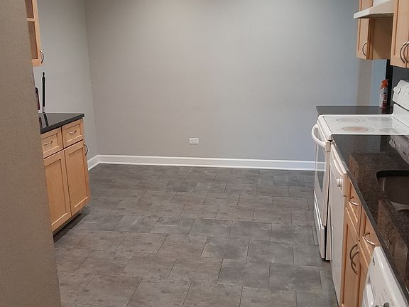 3rd image of 920 Beau Dr #300