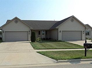 3251 Rye Ridge Trl, Freeport, IL 61032