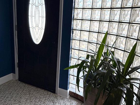 2nd image of 7051 Greenbank Rd