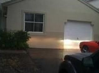 235 NW 207th Ter, Pembroke Pines, FL 33029
