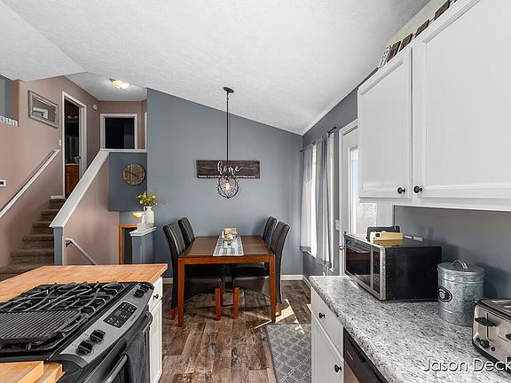 5th image of 14681 Ivorystone Dr NE