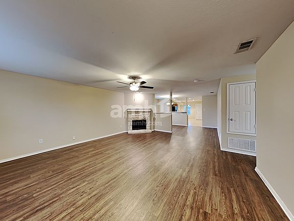 4th image of 301 Blue Sage Dr