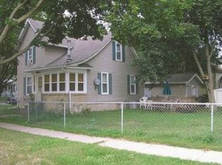 523 Adams St, Rockford, IL 61107