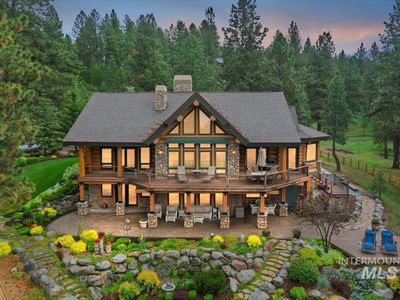 1533 Pine Lakes Ranch Dr, Cascade, ID, 83611