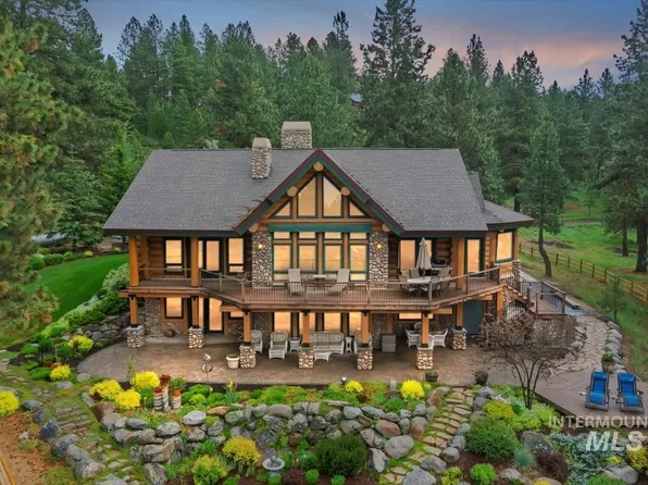 1533 Pine Lakes Ranch Dr, Cascade, ID 83611