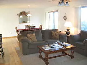 3 bed, 1690 sqft, $1,995 — Photo 3