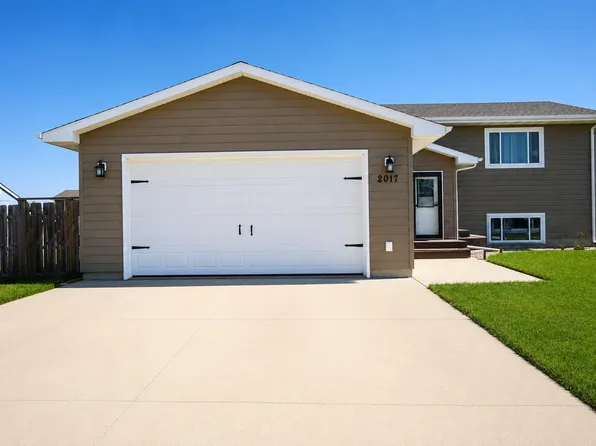 2017 S Lawson St, Aberdeen, SD 57401