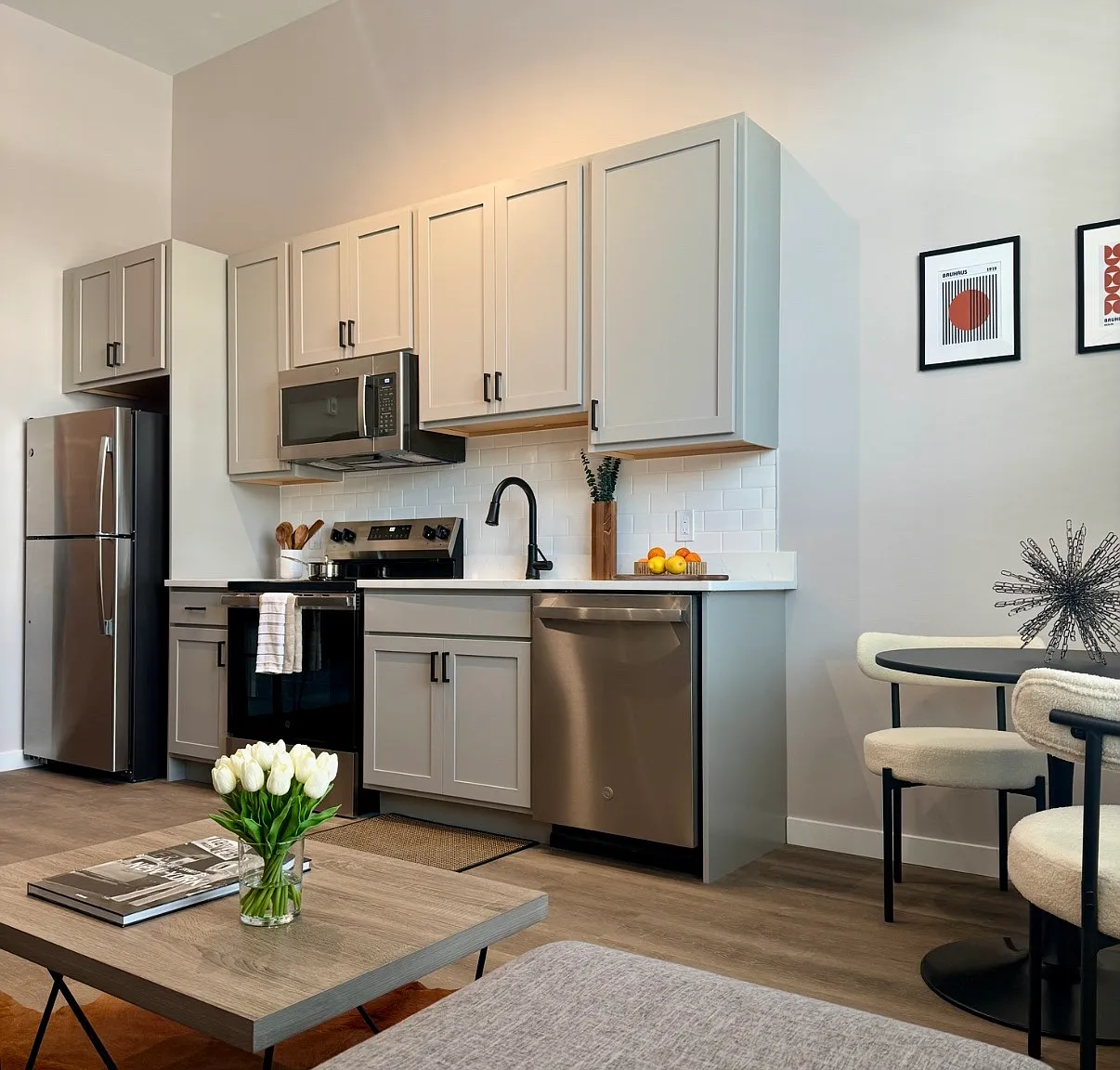 Studio, 420 sqft, $1,362 — Photo 1