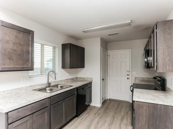 1607 Mark Ln, Ennis, TX 75119
