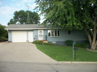 2504 Riverview Dr, Denison, IA 51442