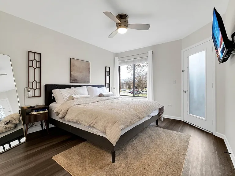 379 Sandhurst Cir #1 — Photo 13