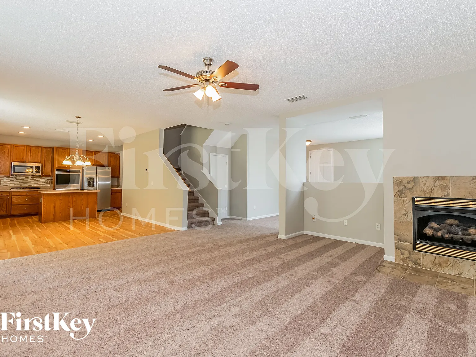 3 bed, 2.5 bath, 2493 sqft, $2,420 — Photo 2