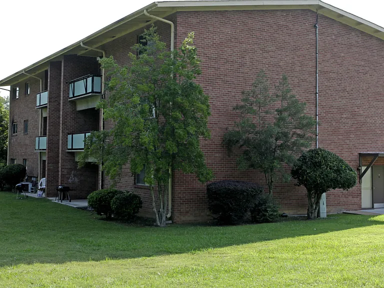 404 Homes — Photo 8