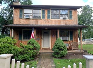 190 1st St, Saint James, NY 11780