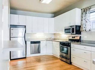 1920 W Nelson St #1, Chicago, IL 60657