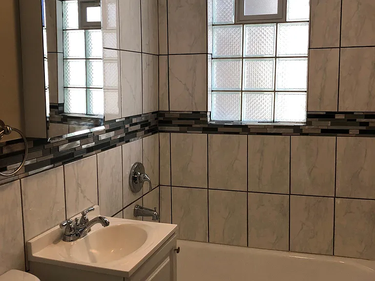 4516 S California Ave #1R — Photo 3