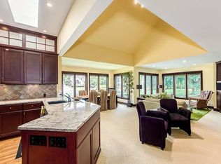 52 Beech Ridge Dr, Powell, OH 43065