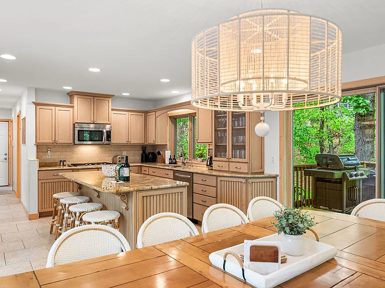 4095 Birchmont Trl — Photo 10