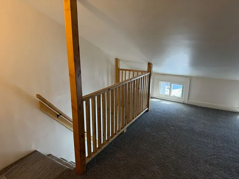 446 Wallace St — Photo 15