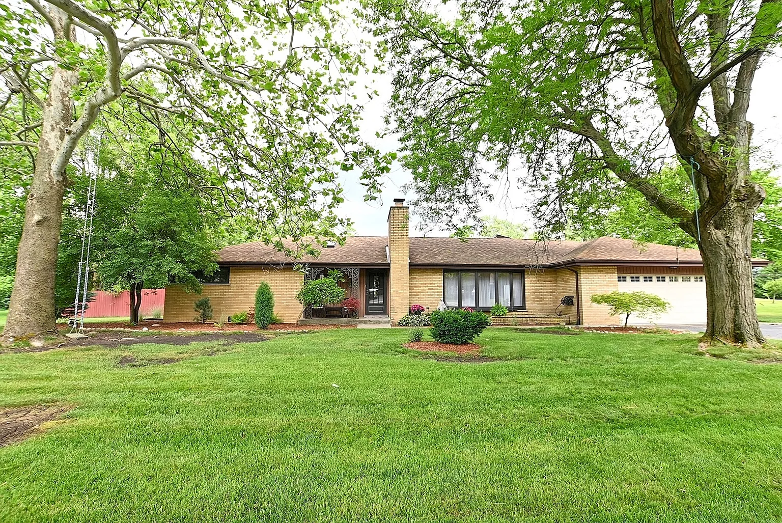 11715 S Highwood Dr photo 1