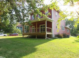 315 S Main St, Conrad, IA 50621