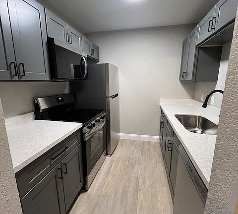 2nd image of 4164 Treadway Rd APT 1