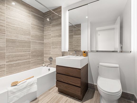 5th image of 675 W 59th St APT 1011