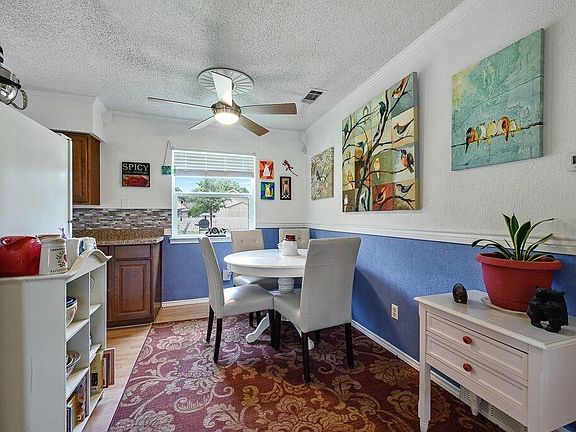 3rd image of 625 Carpenter Dr