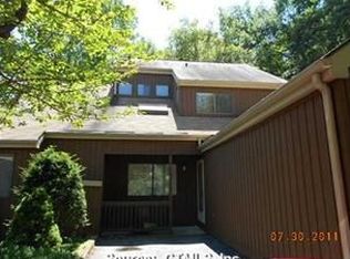 152 Spring Gln, Shelton, CT 06484