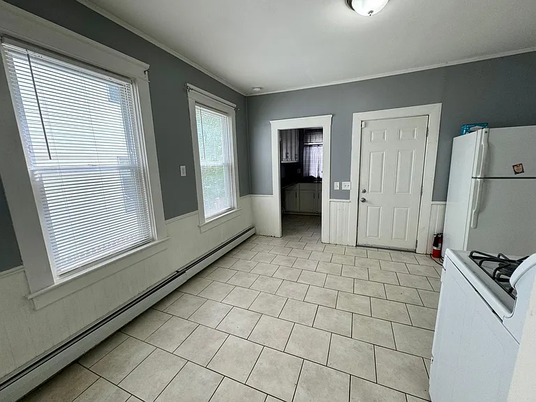 17 Richter St #1 — Photo 4