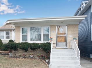 6150 W Barry Ave, Chicago, IL