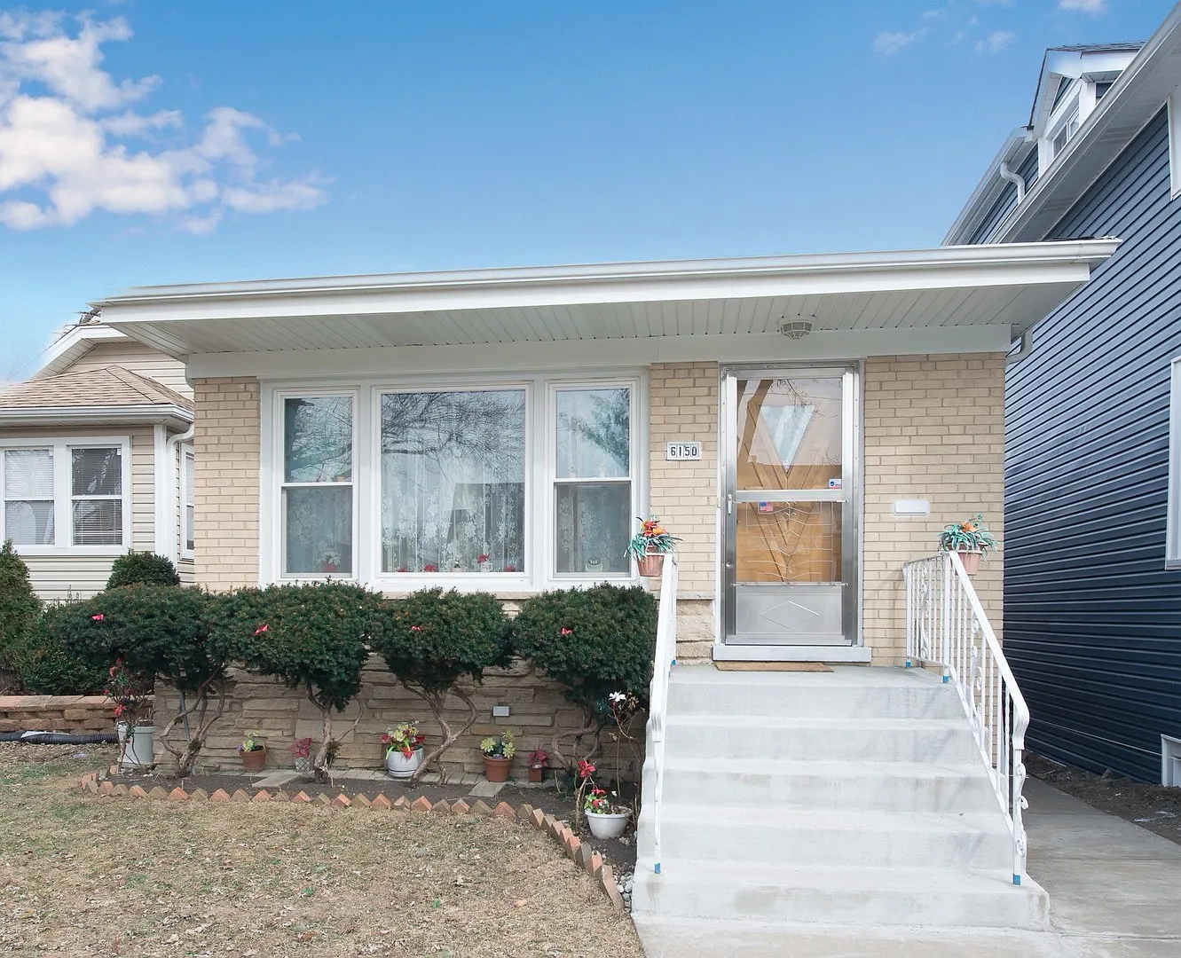 6150 W Barry Ave photo 1