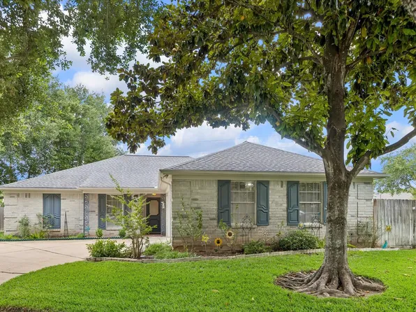 3523 Hidden Creek Dr, Sugar Land, TX 77479