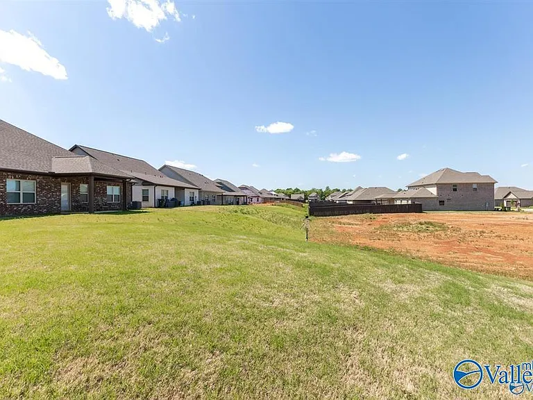 107 Ranna Dr — Photo 29