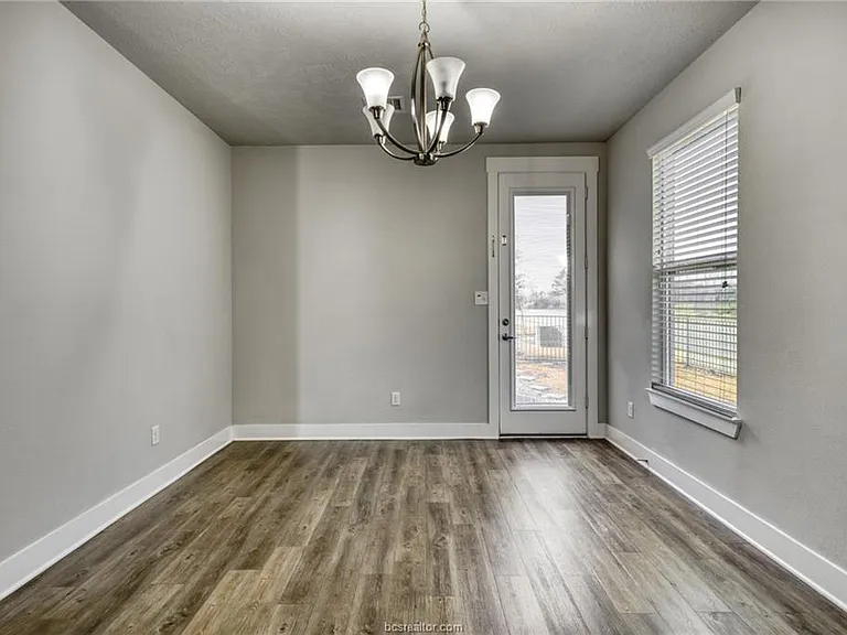 3900 Yukon Ln — Photo 8