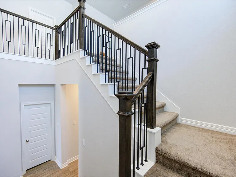 4110 Sherman Oak Ln — Photo 6
