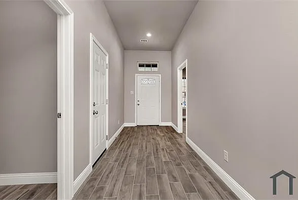 5836 Caballo St — Photo 3