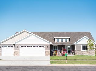 1207 Aspen Ln, Saint Cloud, MN 56303