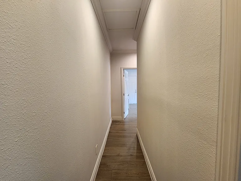 2437 1/4 Houston St #4 — Photo 12