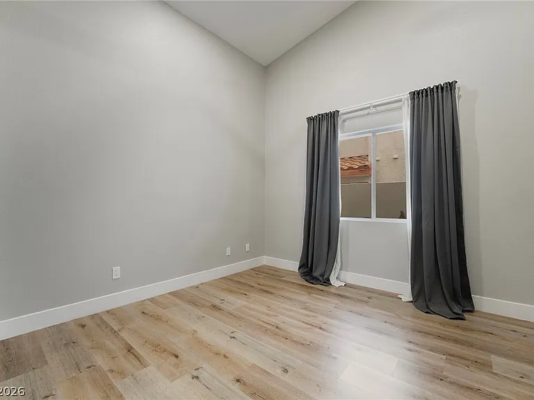 9171 W Viking Rd — Photo 25